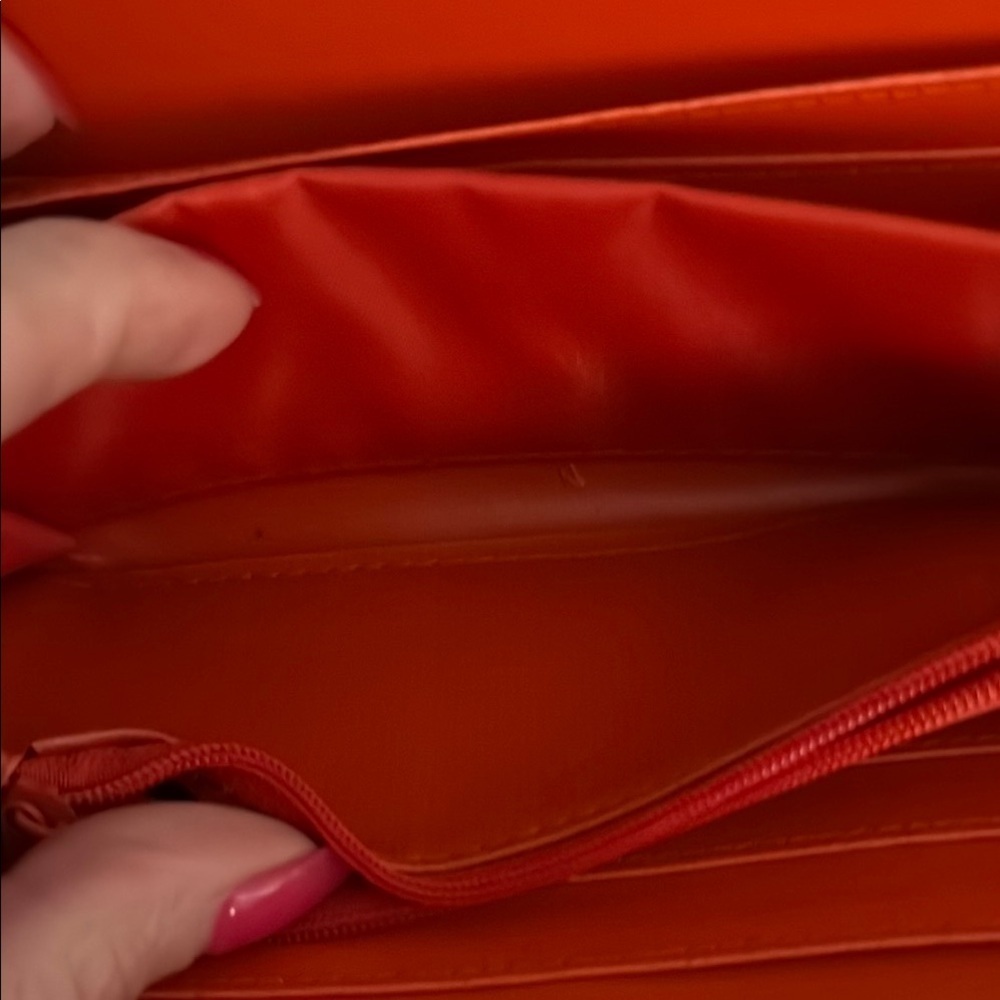 Vibrant Red Pebbled Leather Wallet with Zipper - Picture 5 of 6